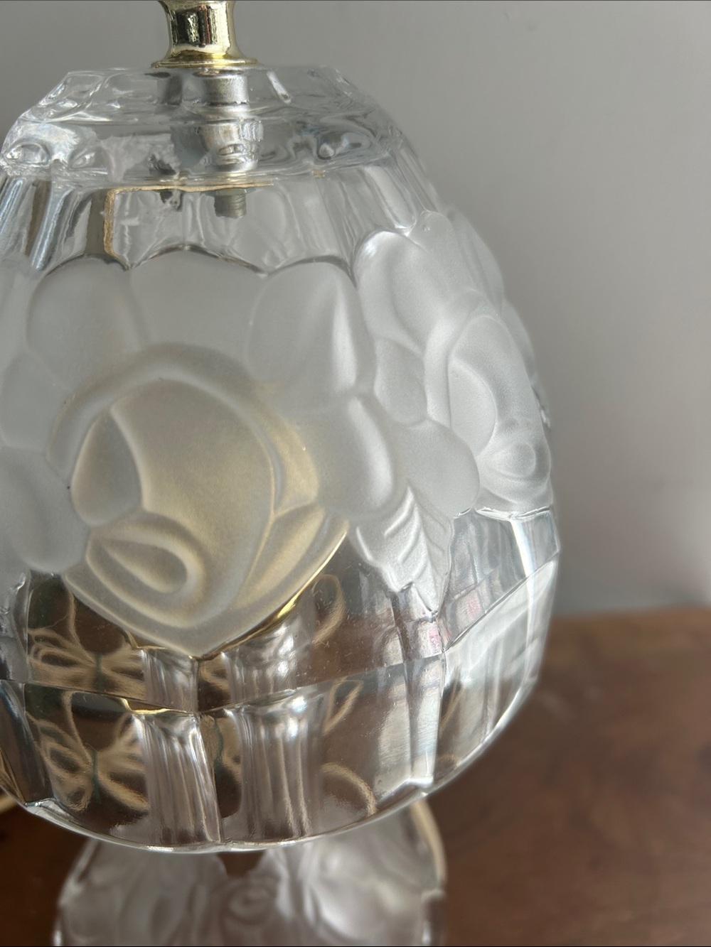 Vintage Boudoir Lamp Crystal Etched Glass Boudoir Parlor Lamp 12” WORKS - Picture 4 of 11